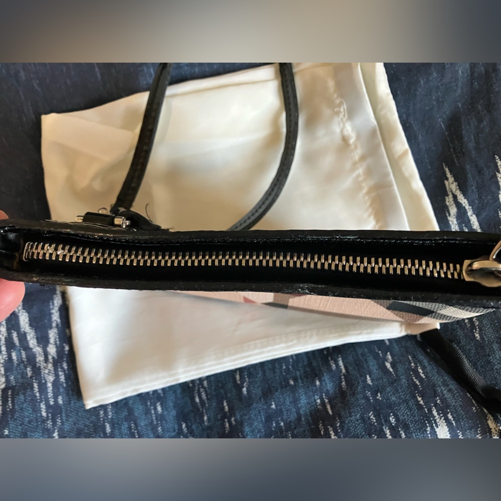 Burberry Wristlet - Picture 15 of 16